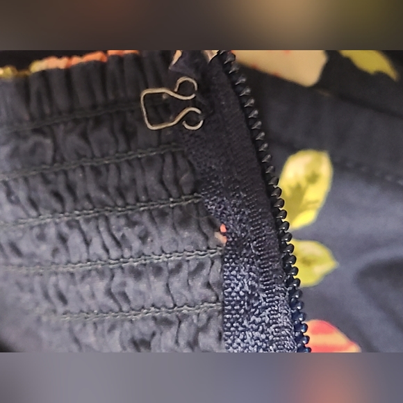 Forever 21 Navy NS dress 👗 - Picture 11 of 12